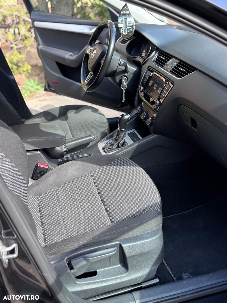 Skoda Octavia 1.6 TDI DSG Style - 8