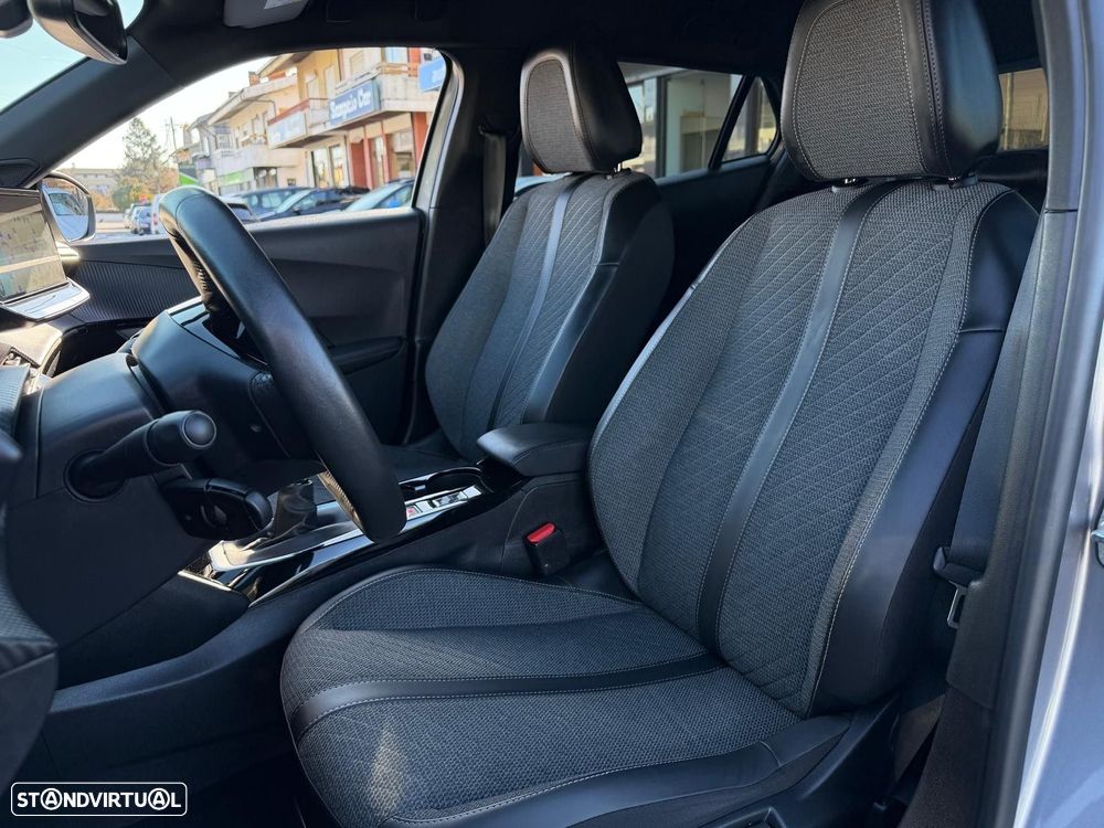 Peugeot 2008 1.2 PureTech Allure - 9