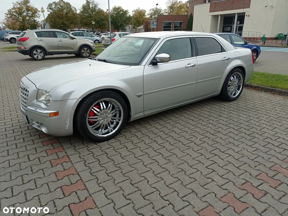 Chrysler 300C 5.7 V8 Hemi AWD - 2