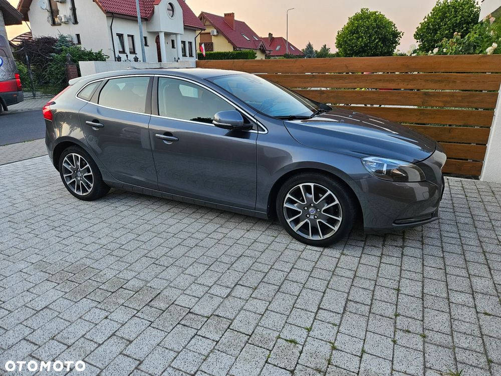Volvo V40 D2 - 9
