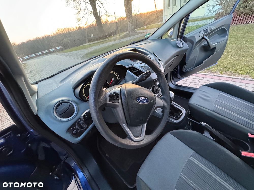 Ford Fiesta - 23