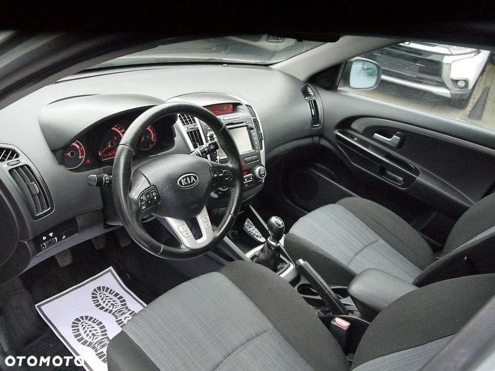 Kia Ceed - 23