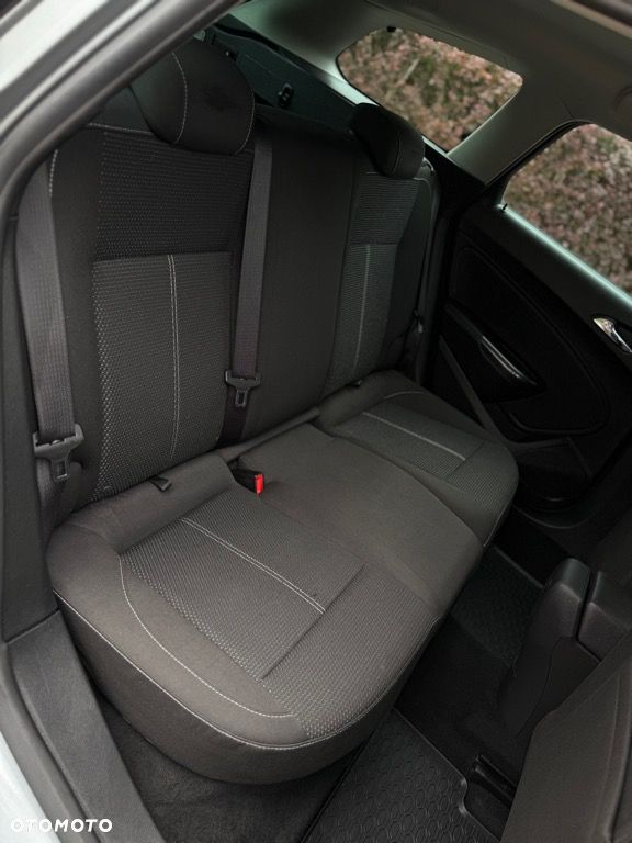 Opel Astra 1.4 T Enjoy S&S - 27