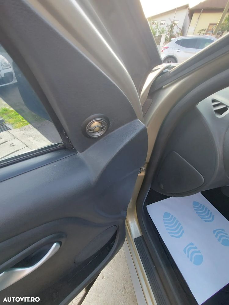 Dacia Duster 1.6 16V 105 4x2 Prestige - 14