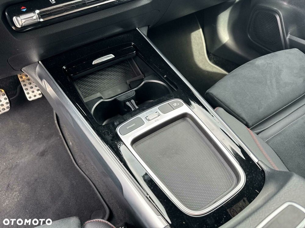 Mercedes-Benz GLB 200 AMG Line 7G-DCT - 21