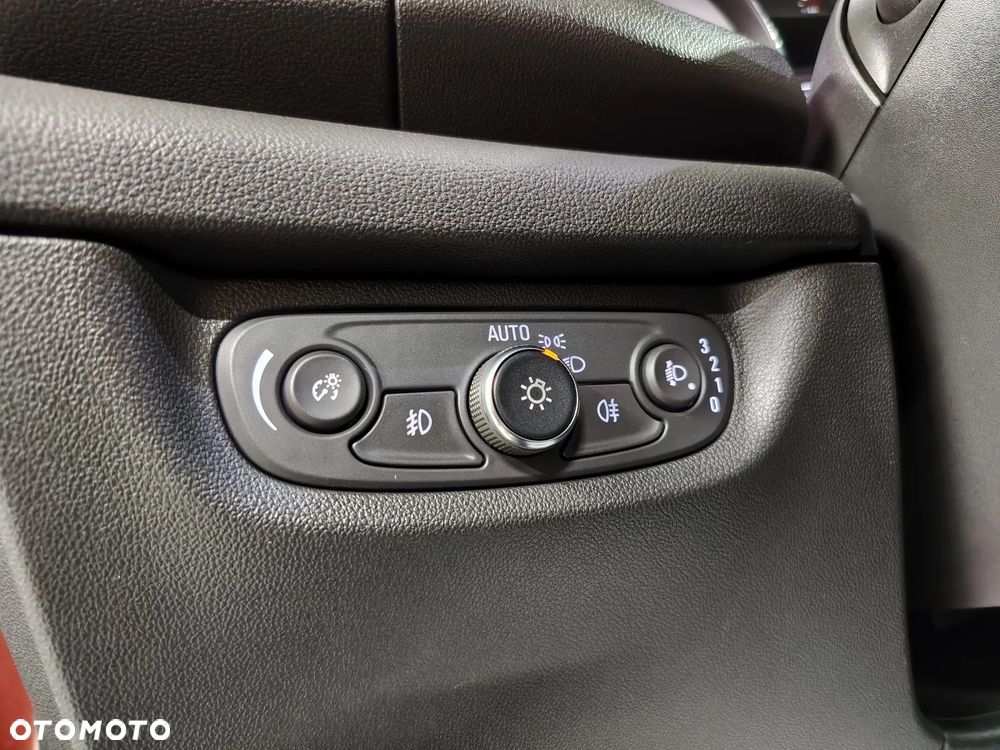 Opel Insignia 1.5 T Exclusive S&S - 33