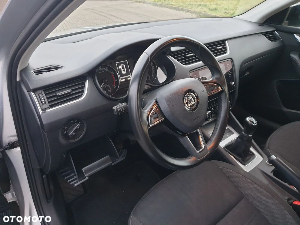 Skoda Octavia 1.4 TSI Ambition - 25