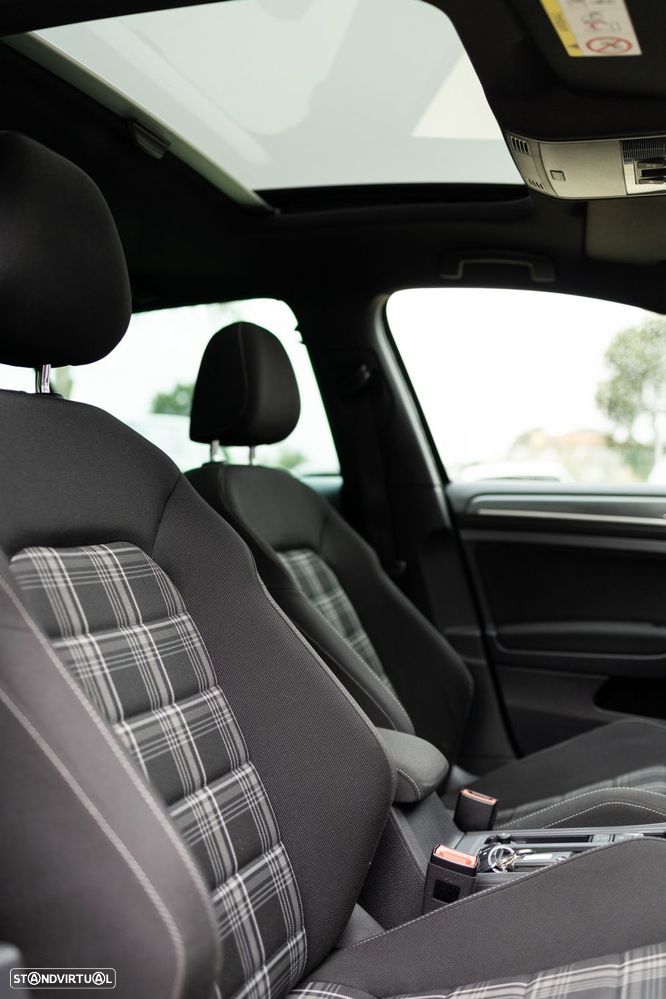 VW Golf 2.0 TDI GTD DSG - 27