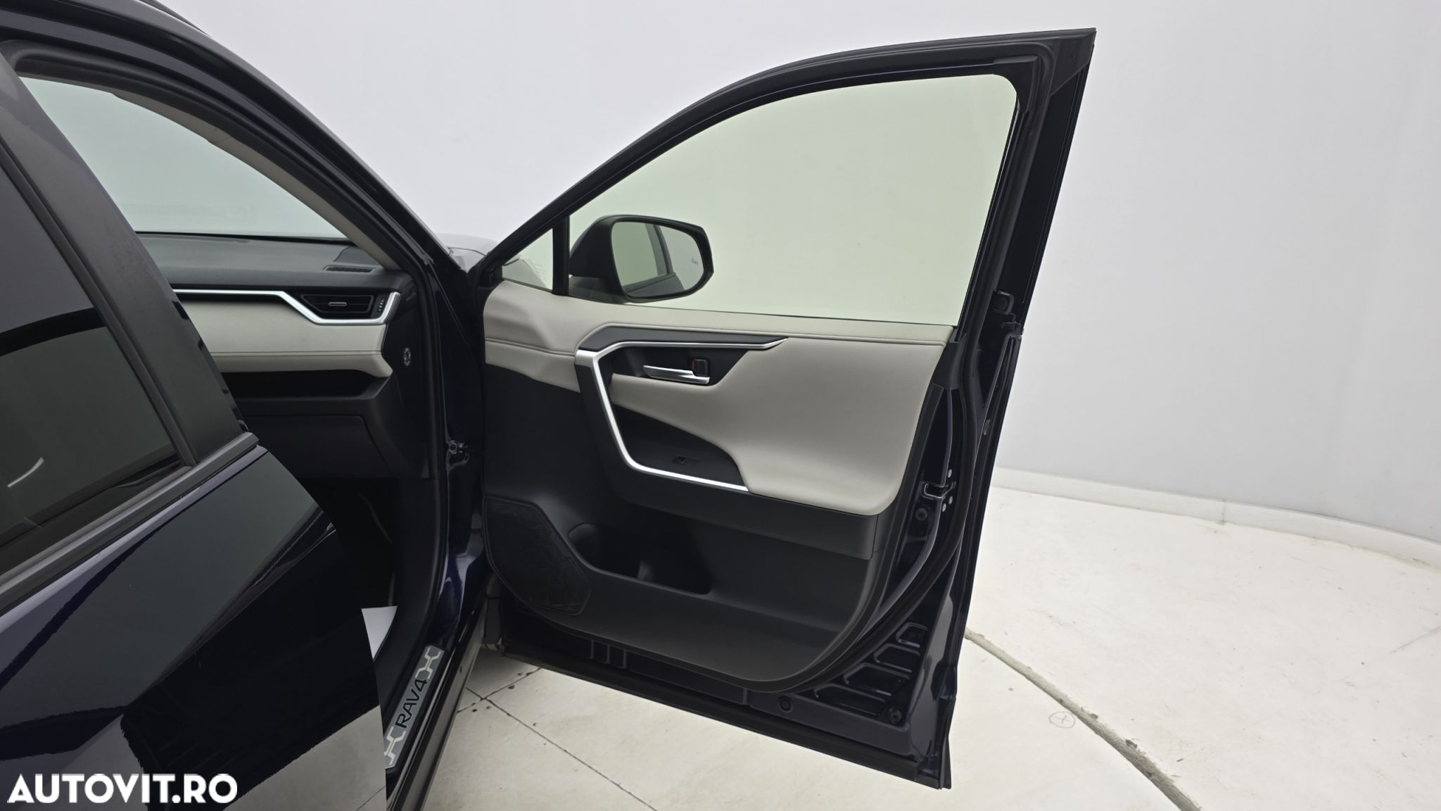 Toyota RAV4 - 18