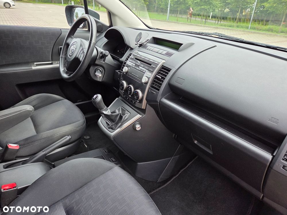 Mazda 5 - 6