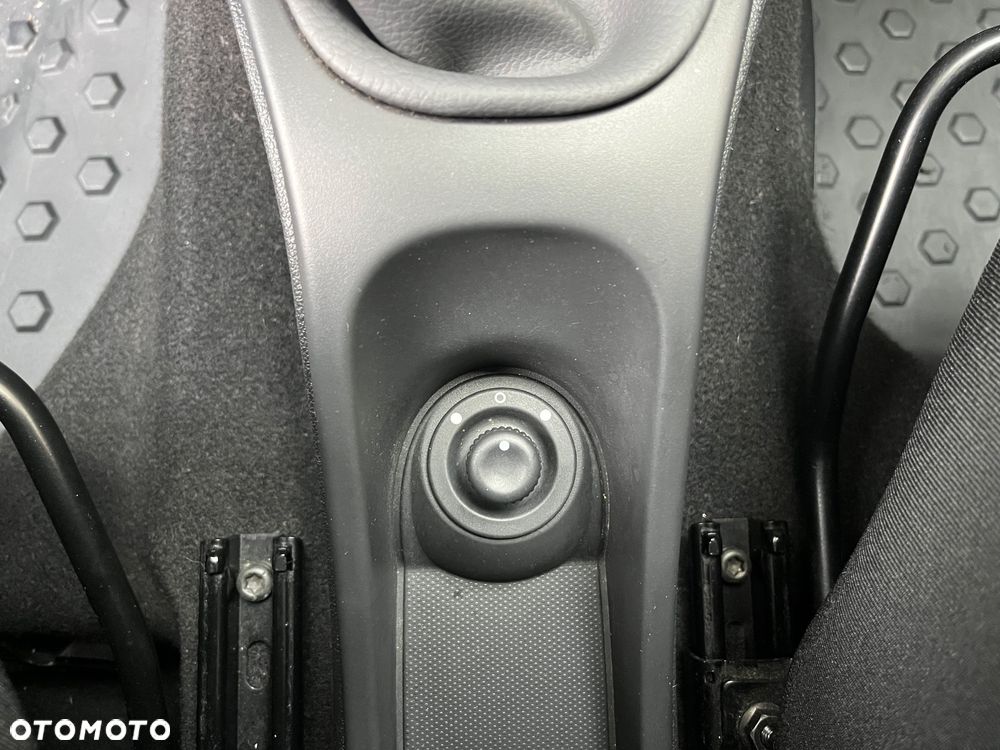Dacia Duster 1.6 SCe Access S&S - 12