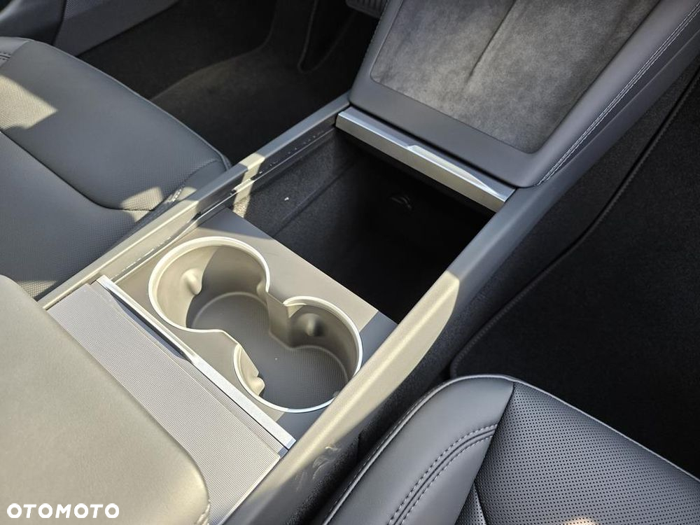Tesla Model 3 Long Range AWD - 17