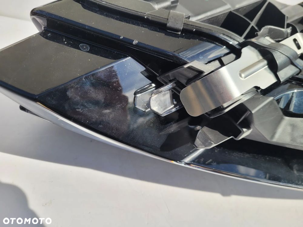 Skoda Octavia IV lift lampa przod prawa full led - 14