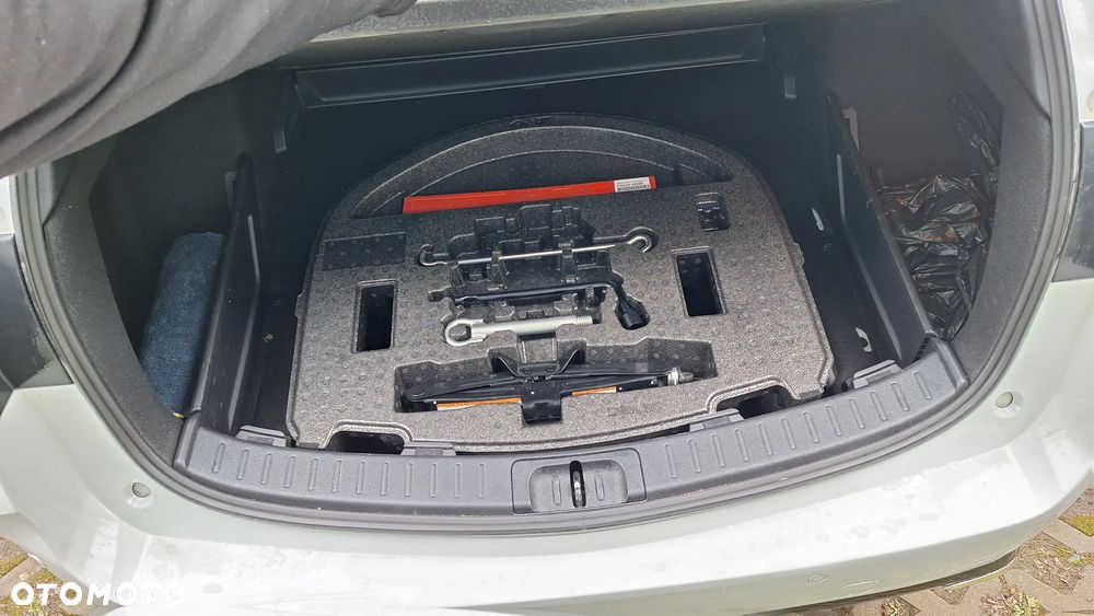 Toyota Corolla 1.8 Hybrid Comfort - 25