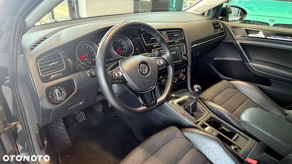 Volkswagen Golf Variant - 10