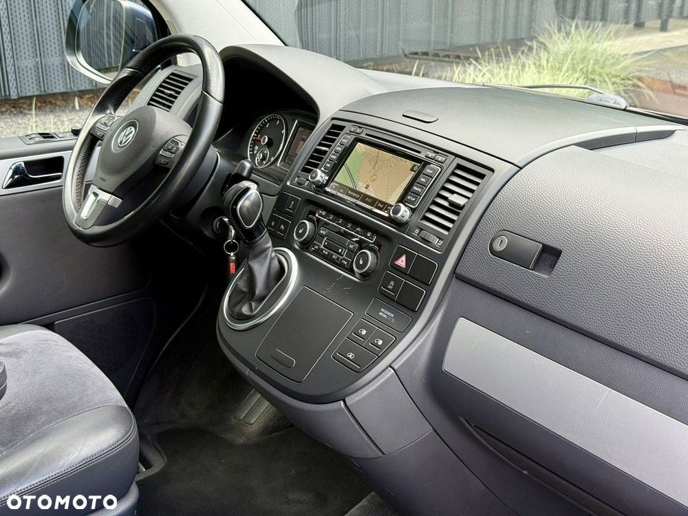 Volkswagen Multivan - 26