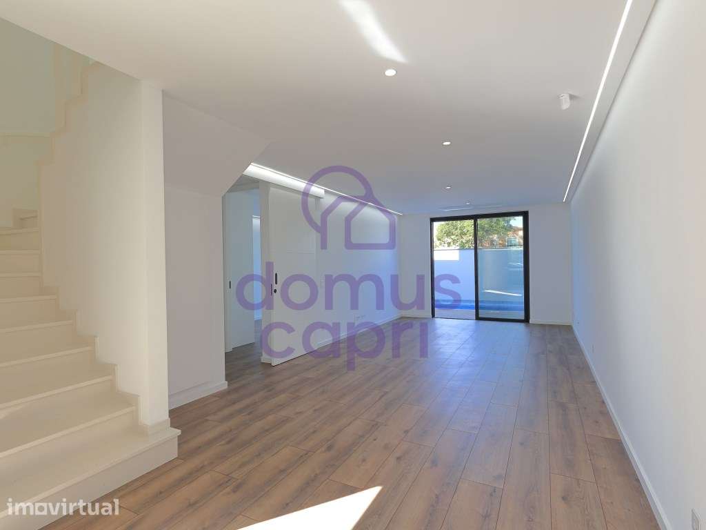 Moradia T3 com Vista Mar, Piscina e Estacionamento em Fuzeta - Grande imagem: 2/33