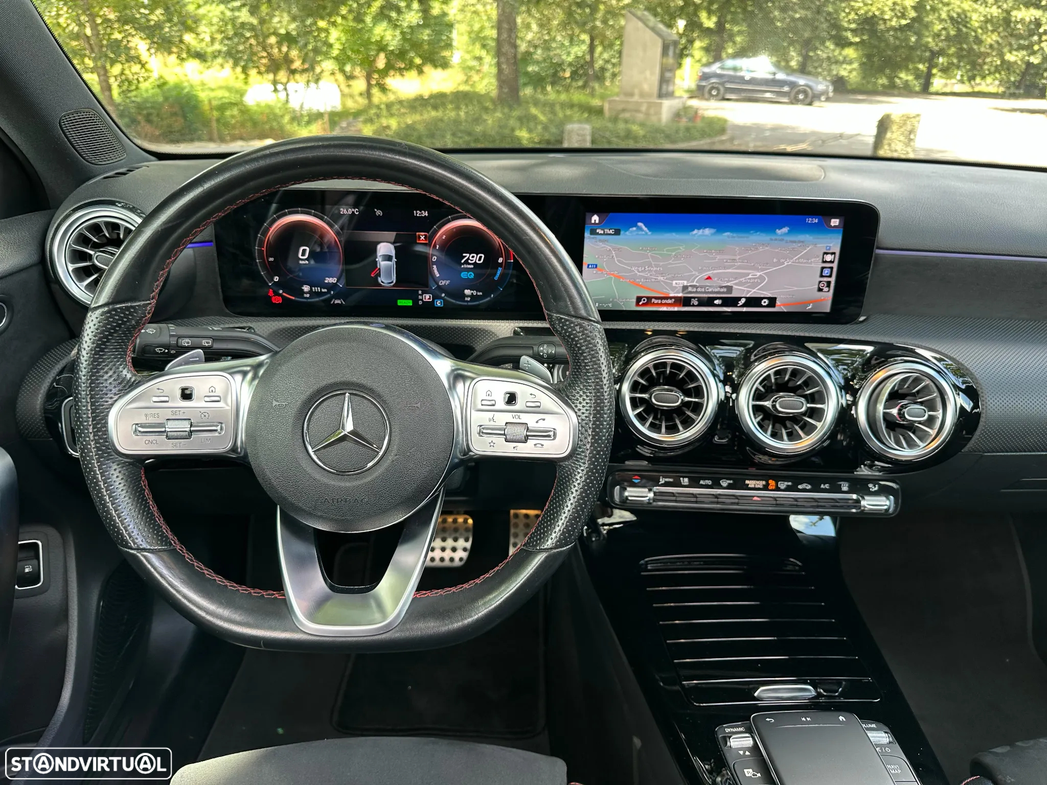 Mercedes-Benz A 250 e AMG Line - 28