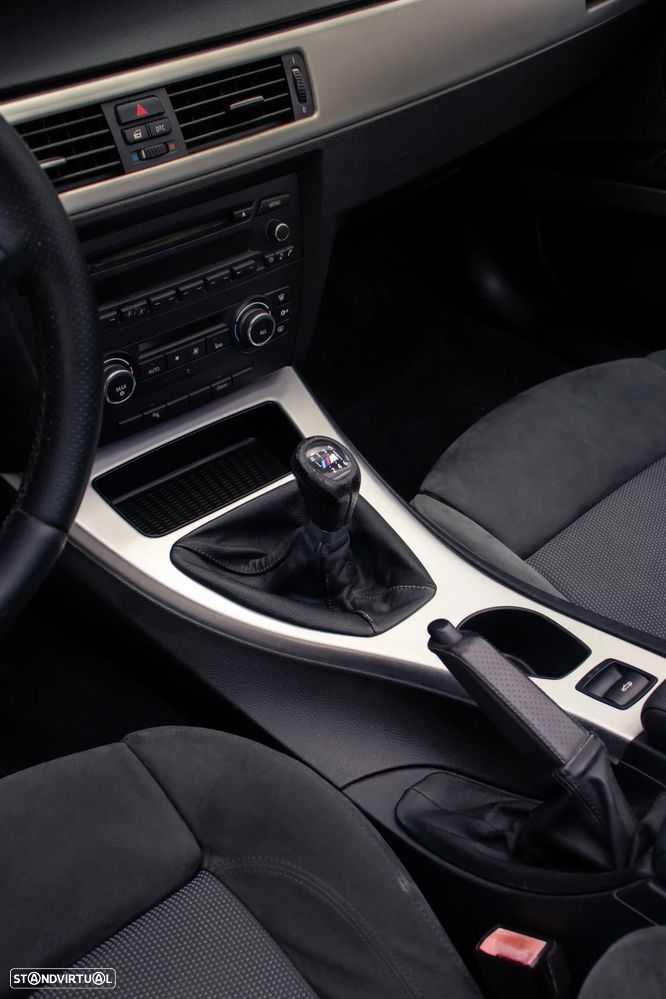 BMW 320 d Coupe Edição M - 16