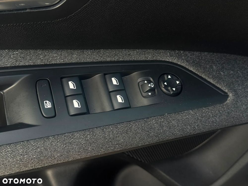 Peugeot 5008 PureTech 130 EAT8 Stop & Start Roadtrip - 31