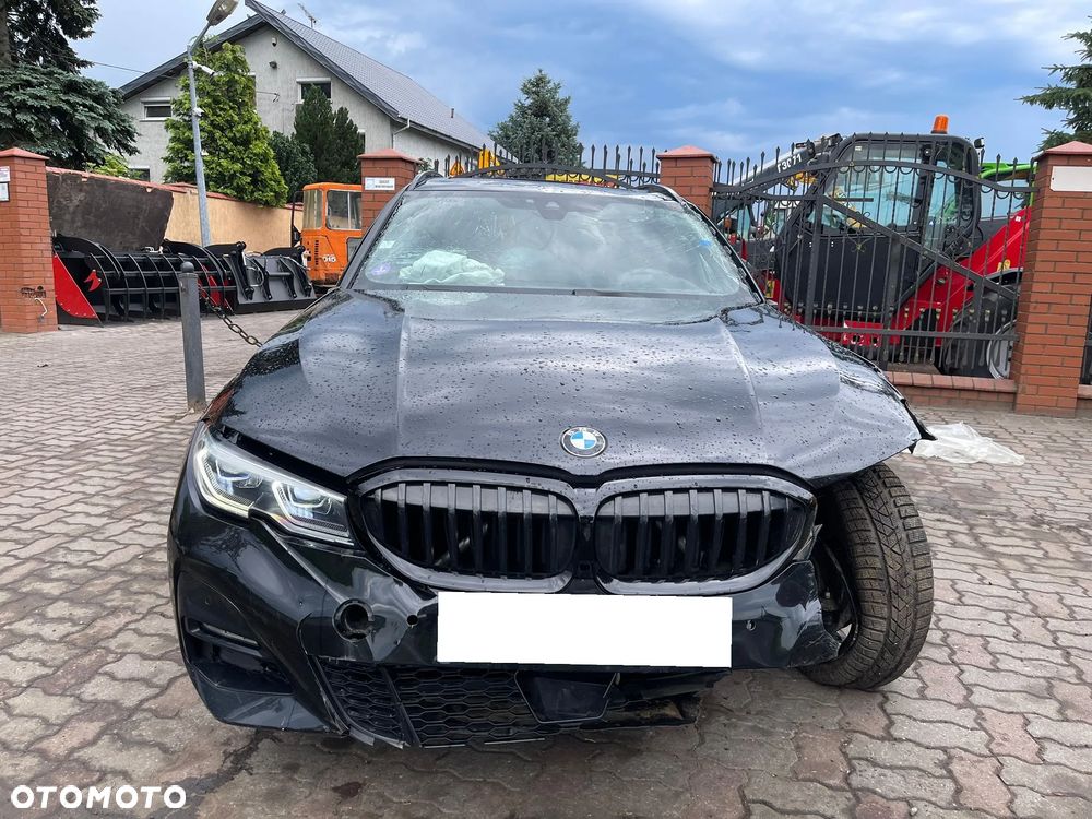 BMW Seria 3 330e M Sport sport - 33