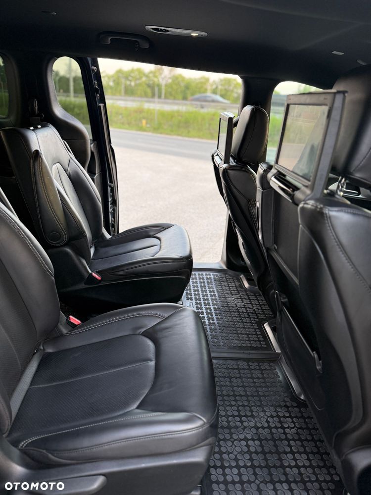 Chrysler Pacifica - 14