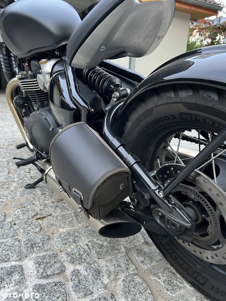 Triumph Bonneville Bobber - 8