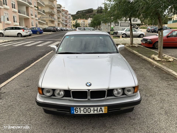 BMW 730 i V8