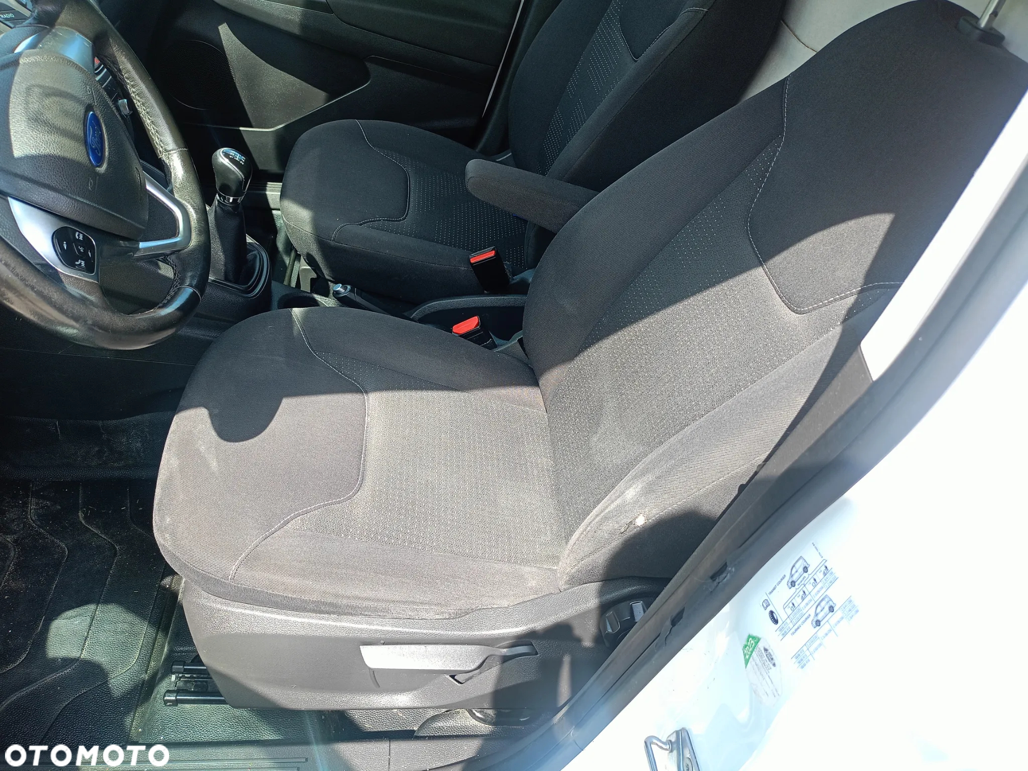 Ford courier - 28