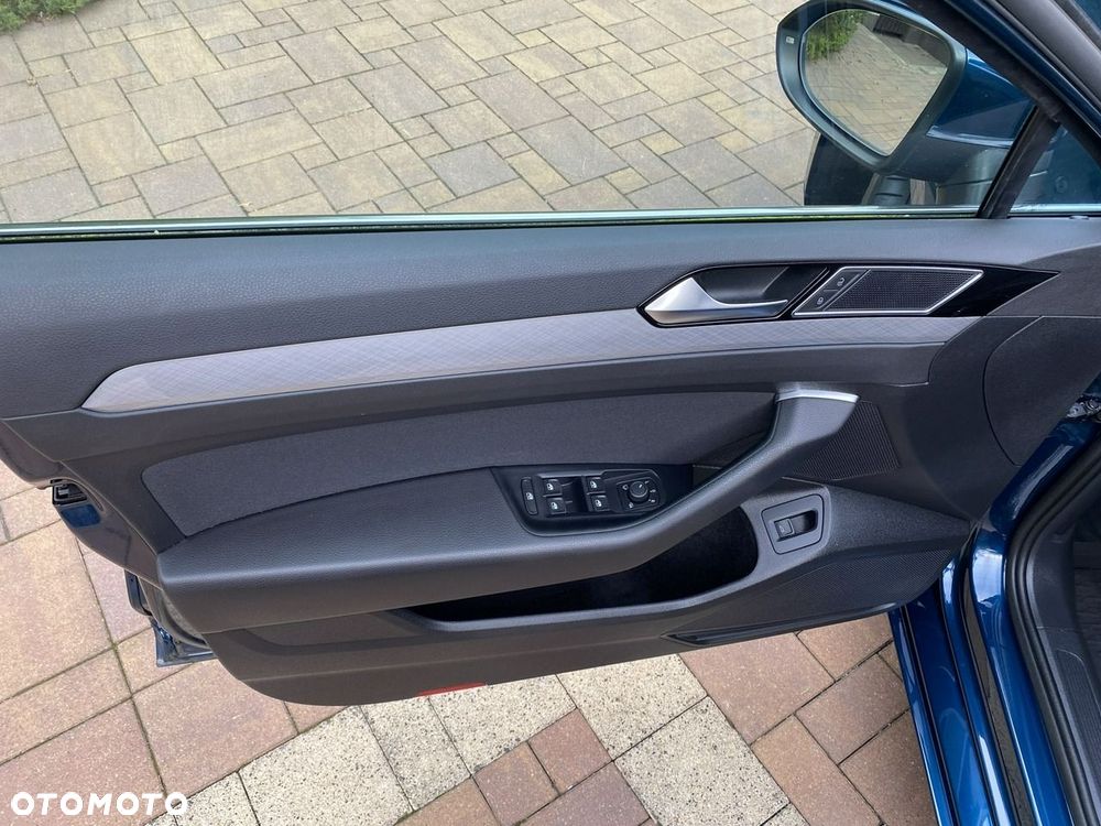 Volkswagen Passat - 29