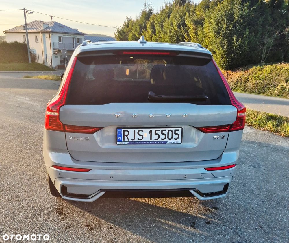 Volvo XC 60 B5 B AWD Plus Dark - 6