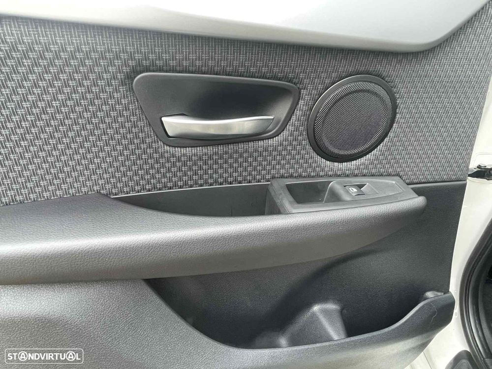 BMW 216 Active Tourer d Corporate Edition - 31