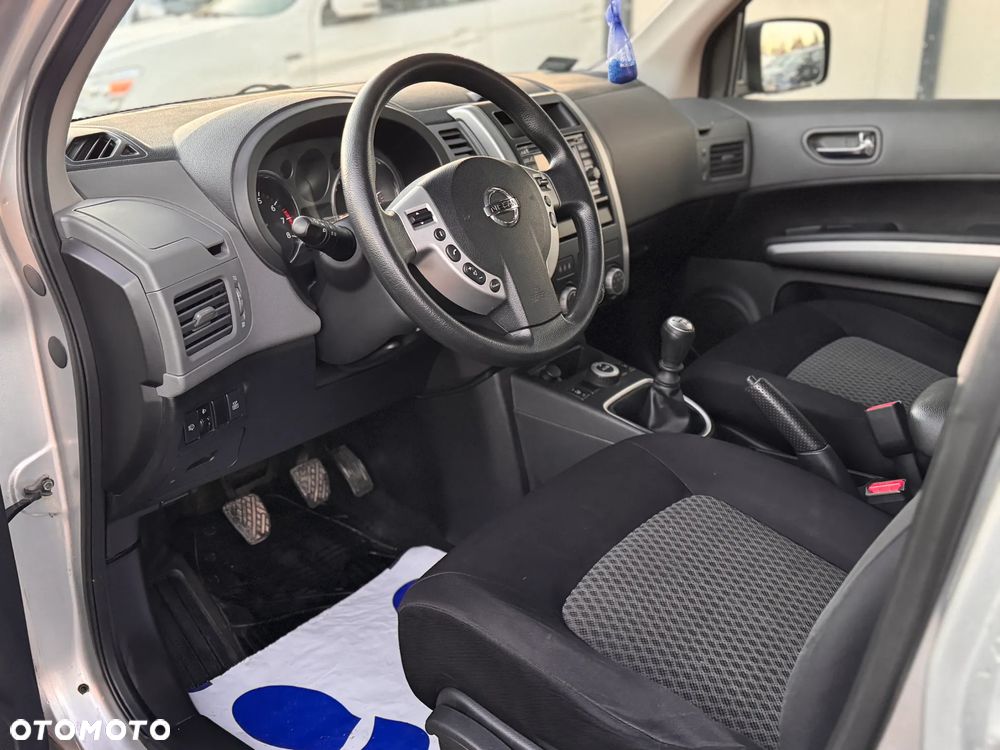 Nissan X-Trail 2.0 4x4 XE - 12