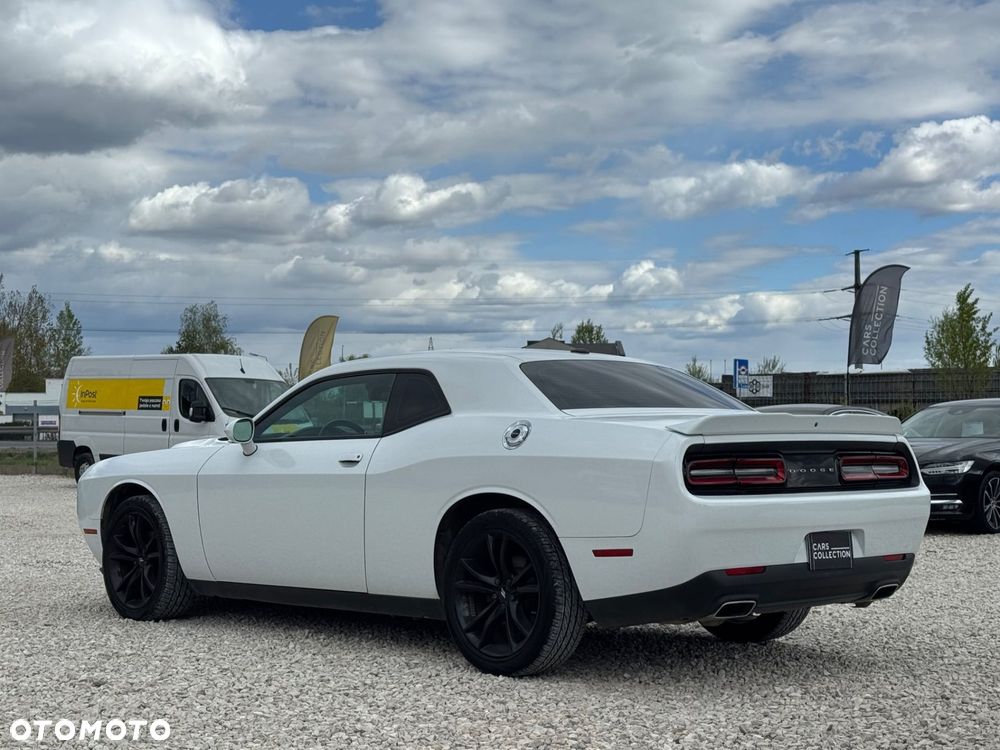 Dodge Challenger - 7