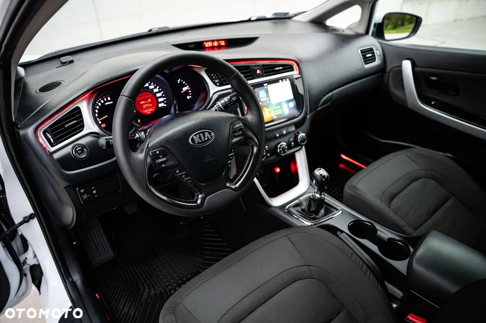 Kia Ceed - 12