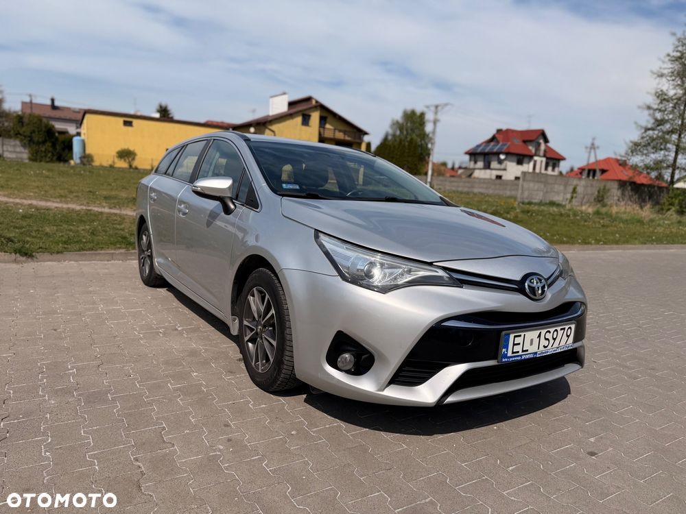 Toyota Avensis 1.8 Premium - 2