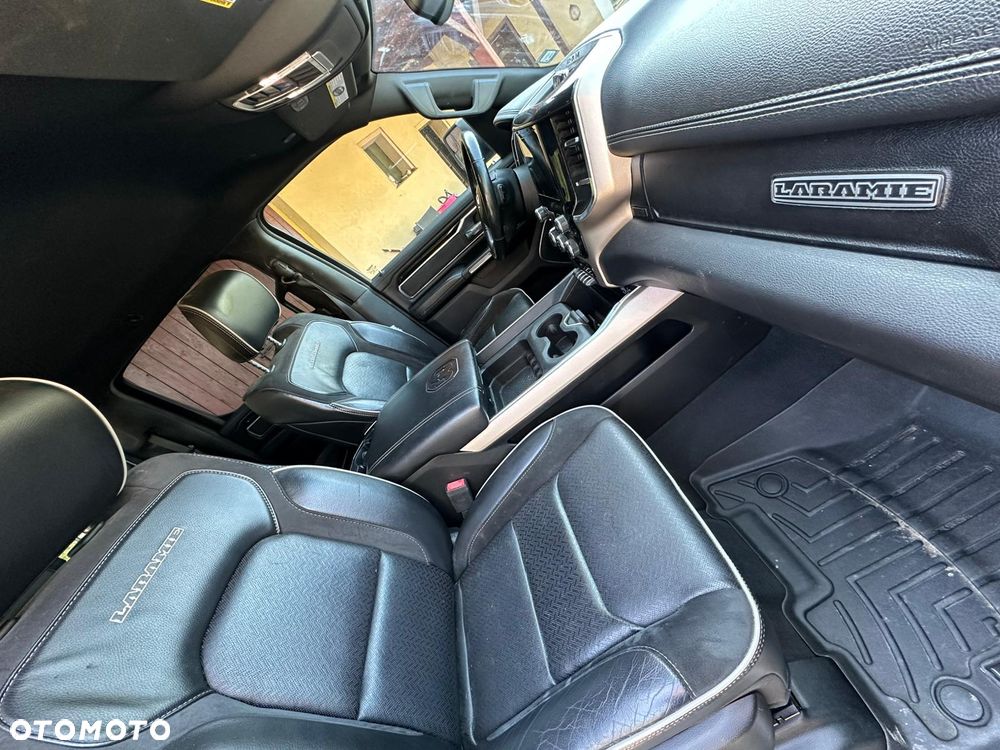 RAM 1500 Crew Cab Longbed Laramie - 4