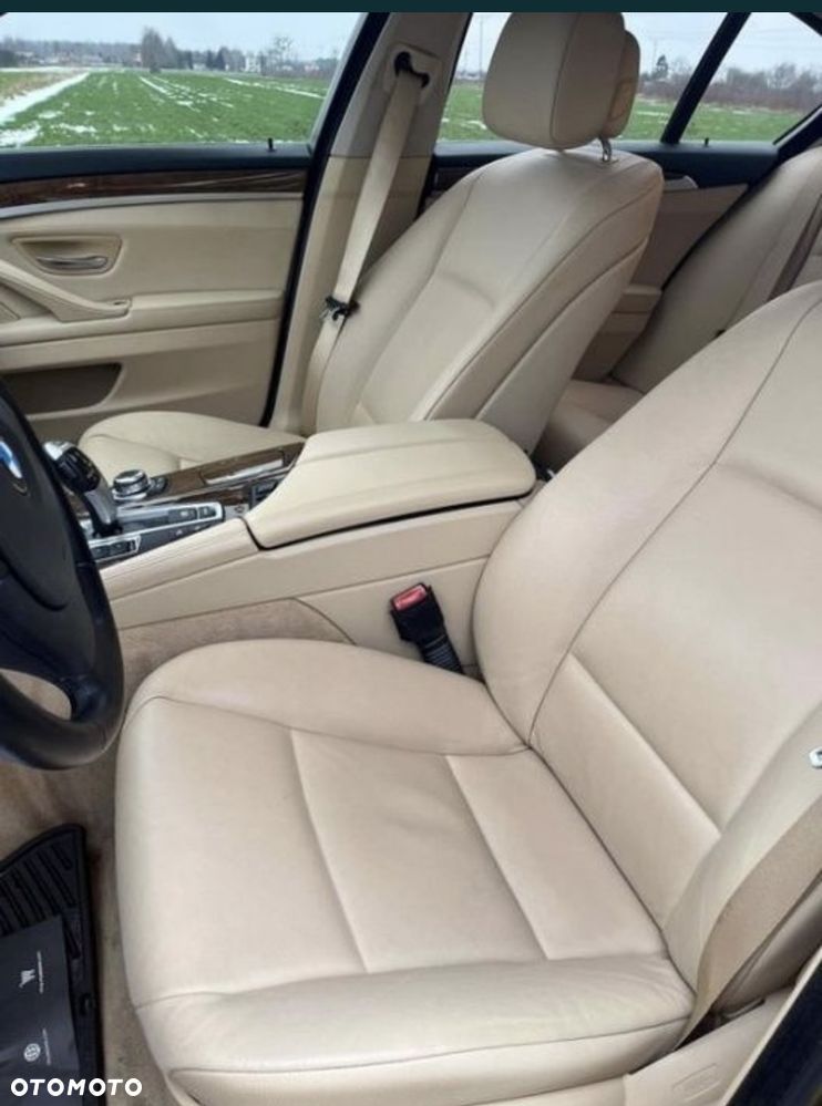 BMW Seria 5 528i xDrive Luxury Line - 10