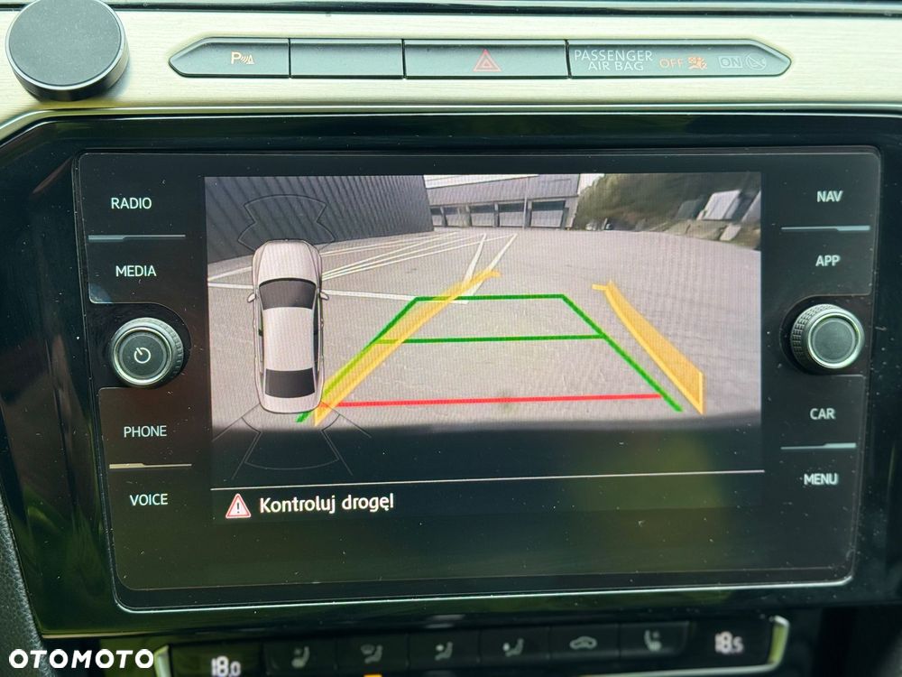 Volkswagen Passat 2.0 TDI SCR DSG Highline - 25