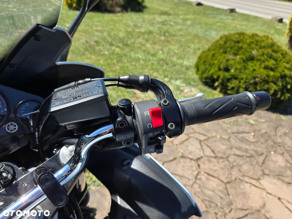 Yamaha FZS - 13