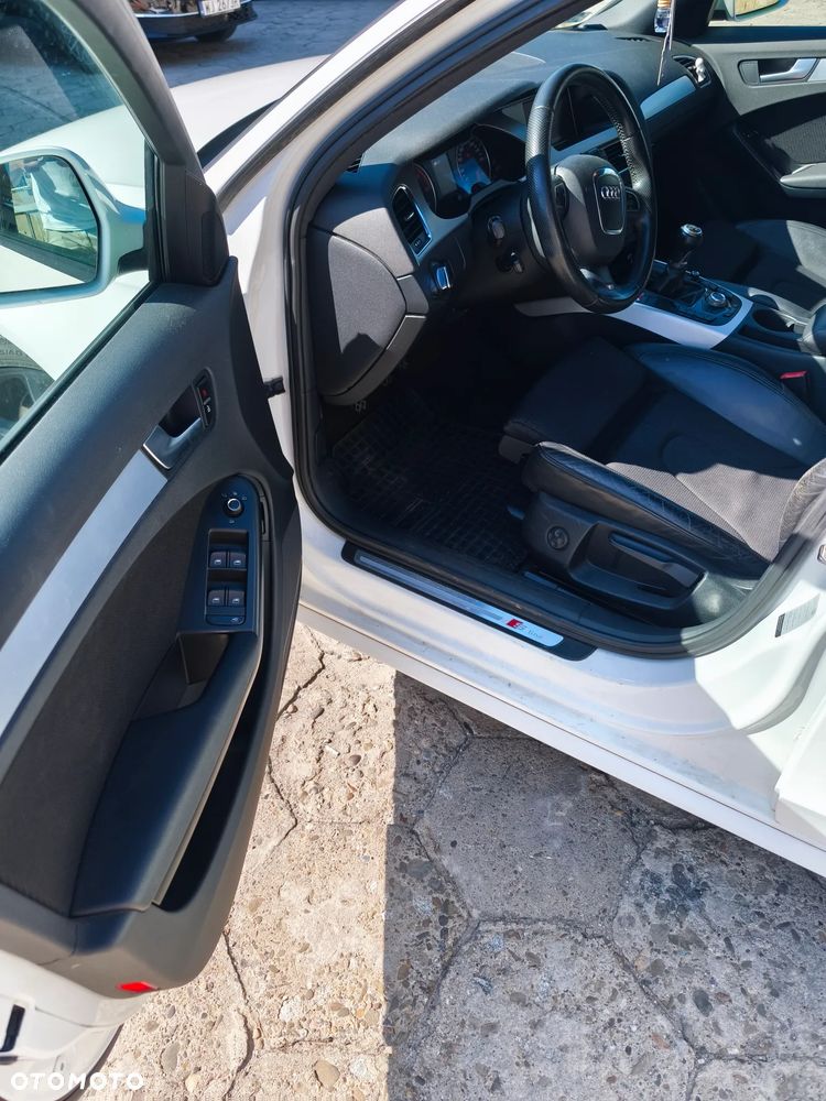 Audi A4 Avant 2.0 TDI - 16