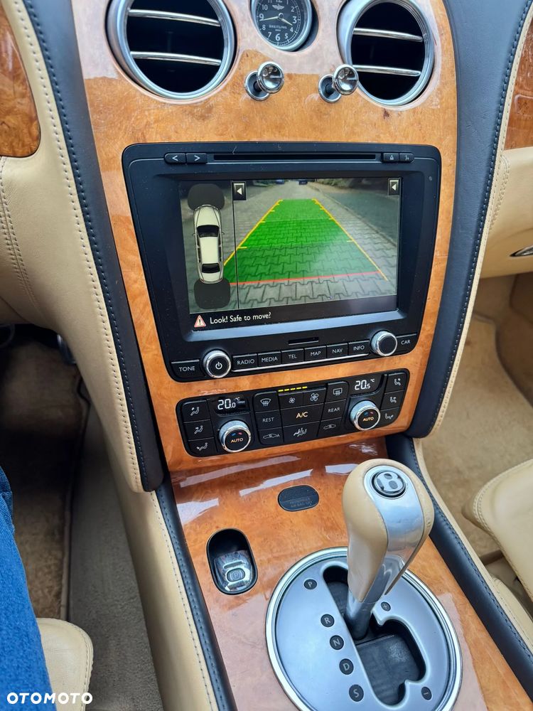 Bentley Flying Spur - 11