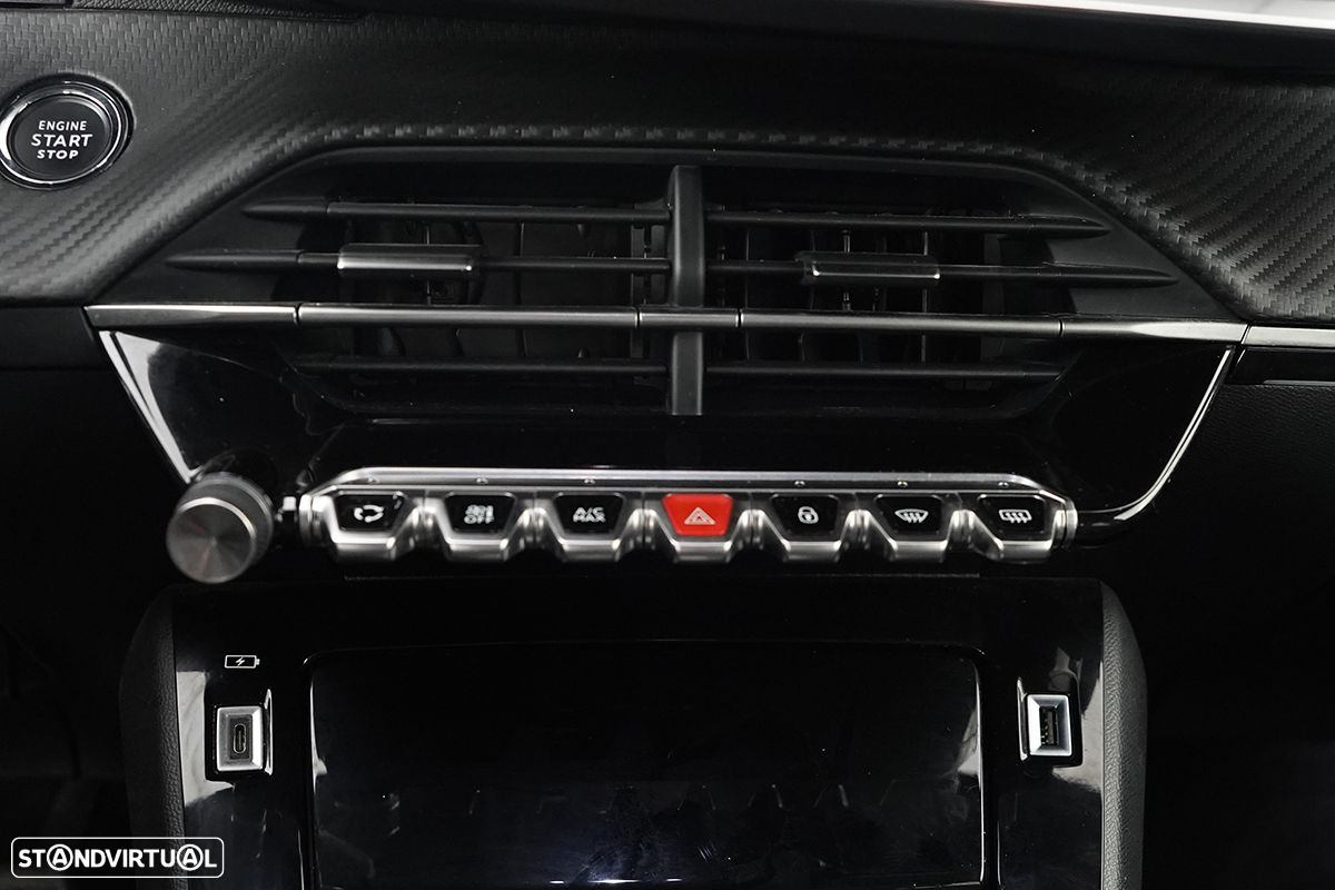 Peugeot e-2008 50 kWh GT - 14