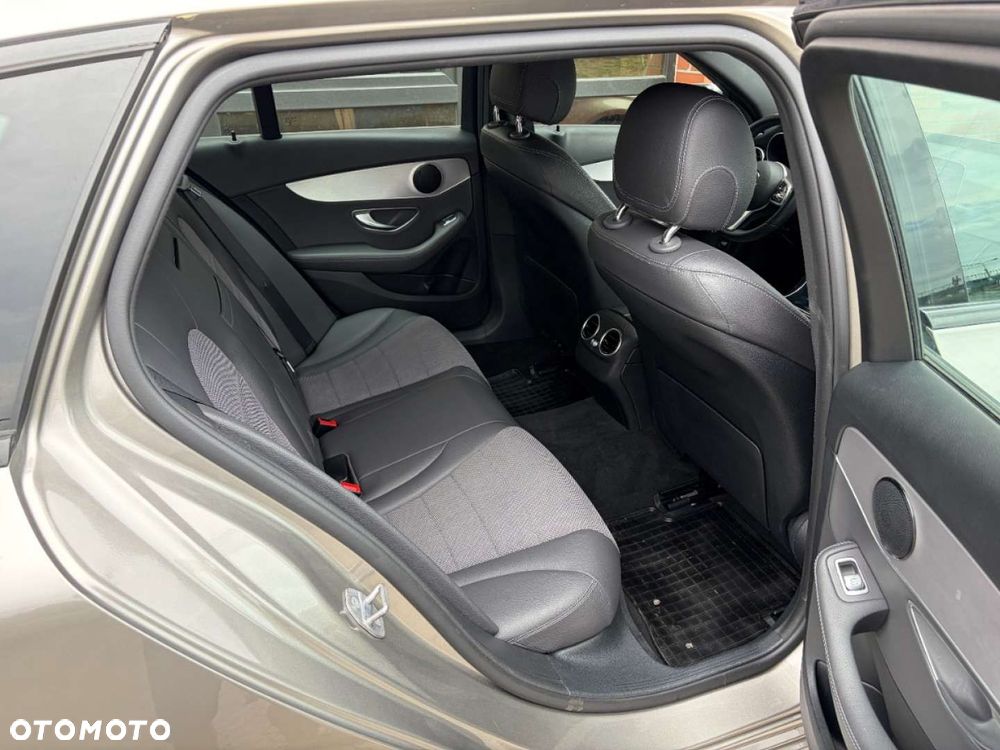 Mercedes-Benz Klasa C 220 d 9G-TRONIC Exclusive - 18