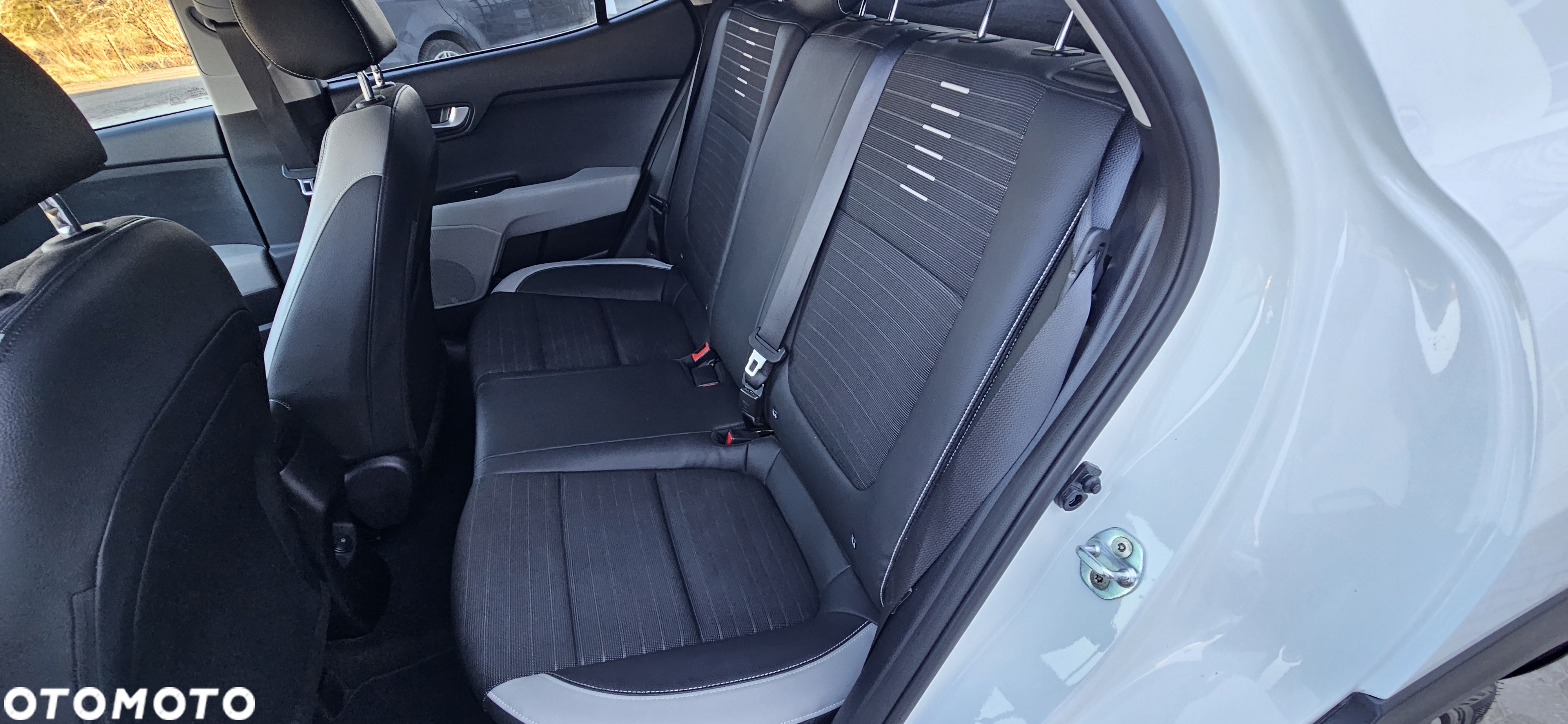 Kia Stonic 1.0 T-GDI 120 Edition 7 - 12