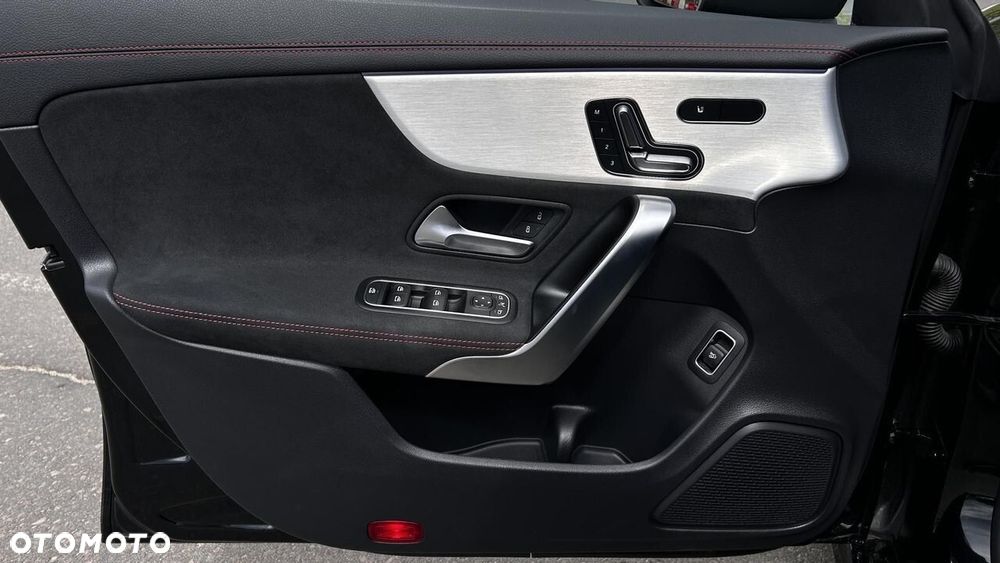 Mercedes-Benz CLA 200 mHEV AMG Line 7G-DCT - 11