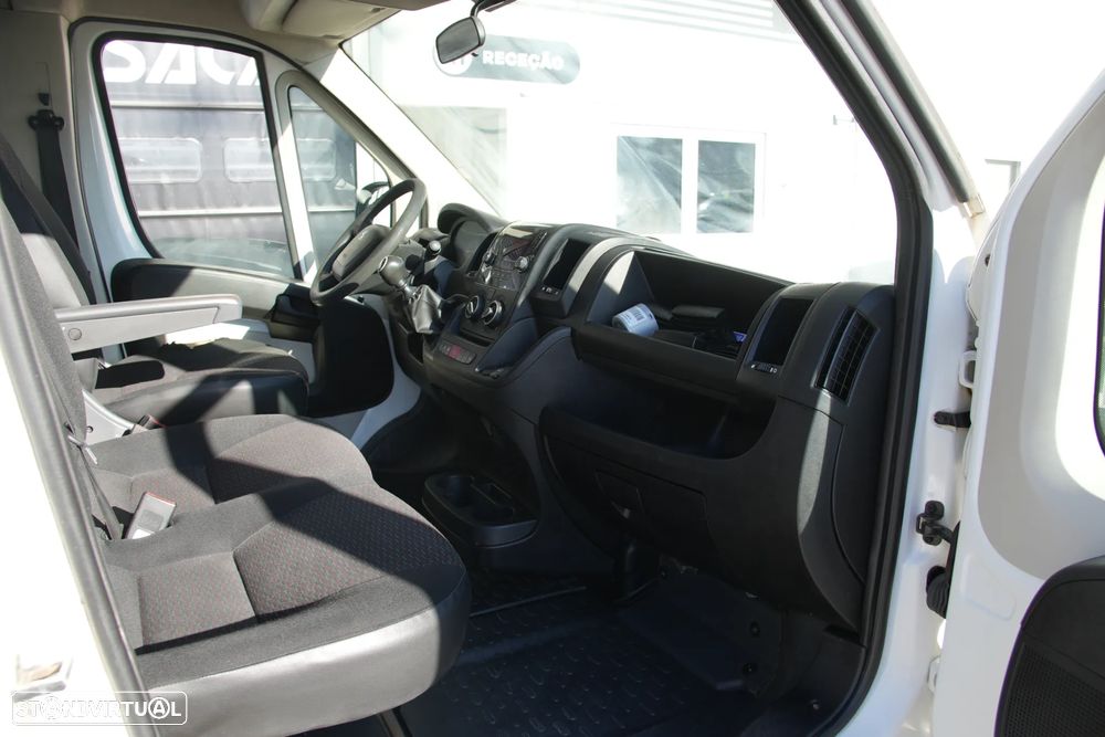Peugeot Boxer 7Lugares 2.2BlueHDI 165cv - 9