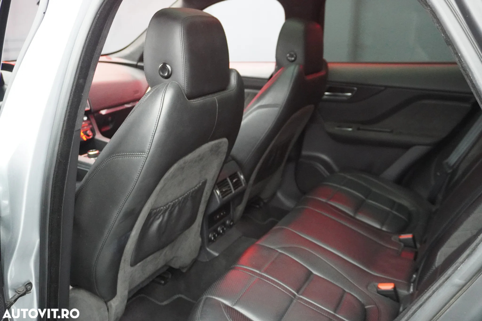 Jaguar F-Pace - 11