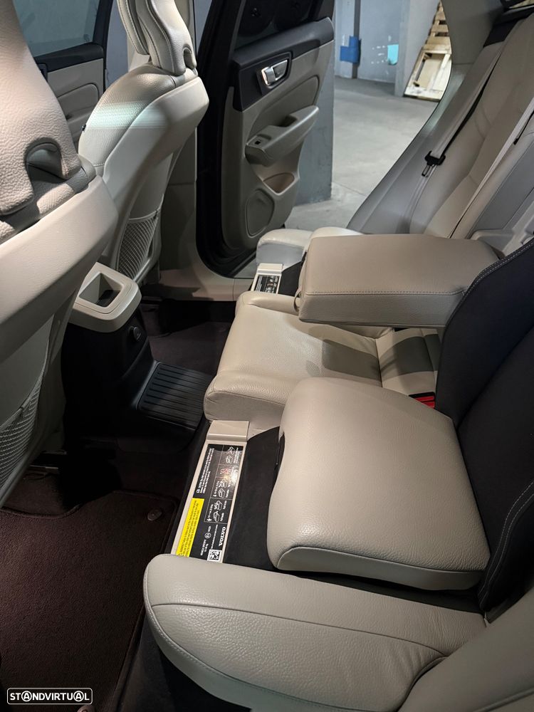 Volvo XC 60 2.0 T6 PHEV Inscription AWD - 19