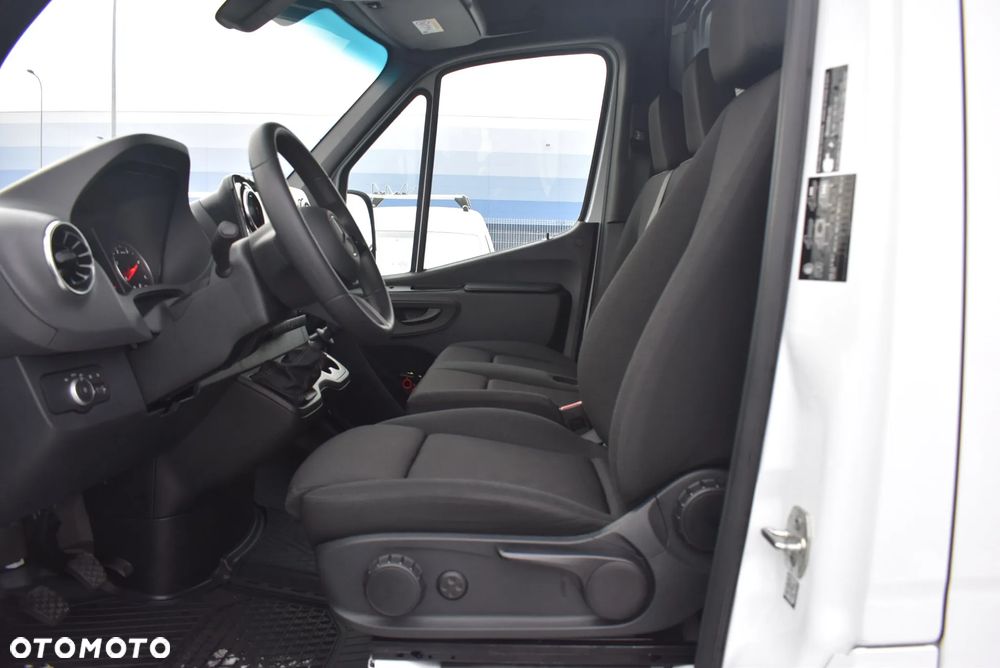 Mercedes-Benz 317 CDI LONG PRO 907.635 - 9